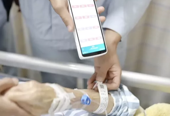 小碼哥CRUISE2 5G-HC掃描手環(huán)進(jìn)行信息核對(duì).png 小碼哥CRUISE2 5G-HC掃描手環(huán)進(jìn)行信息核對(duì).png